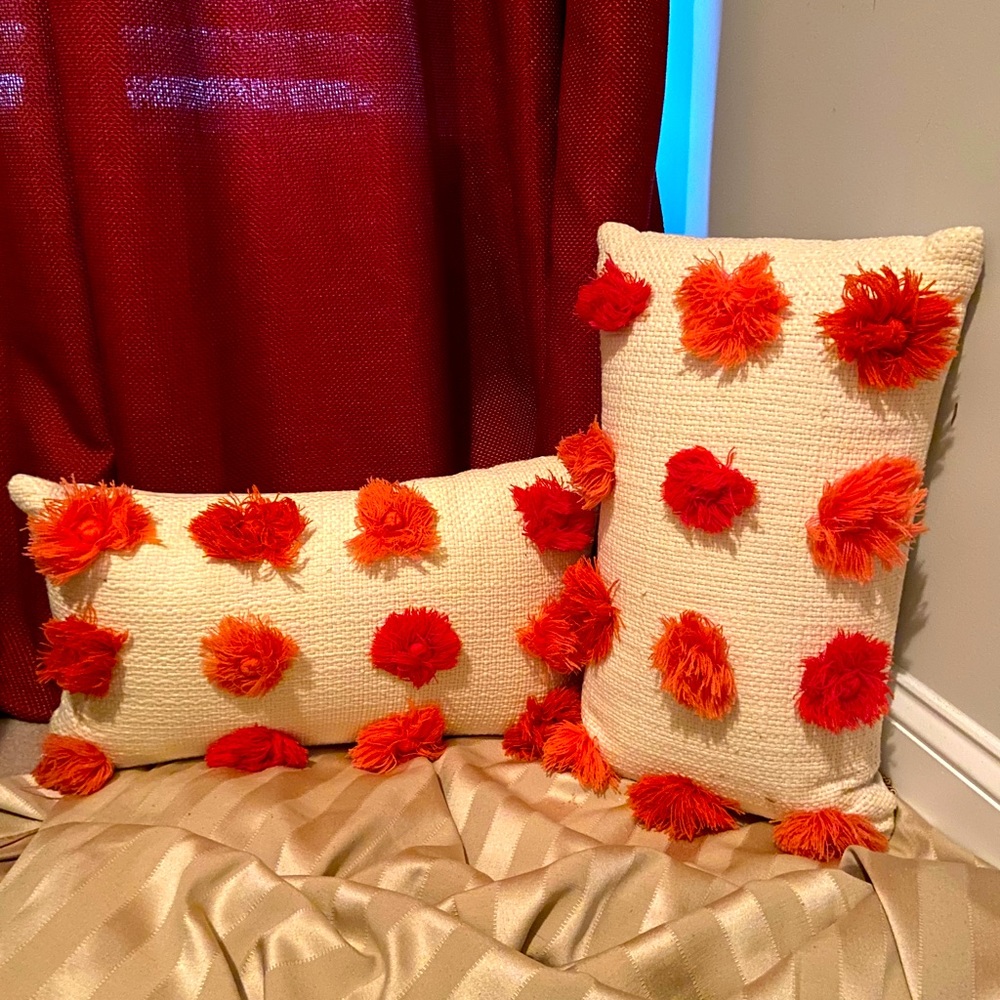 Decorative rectangle Pom Pom pillows